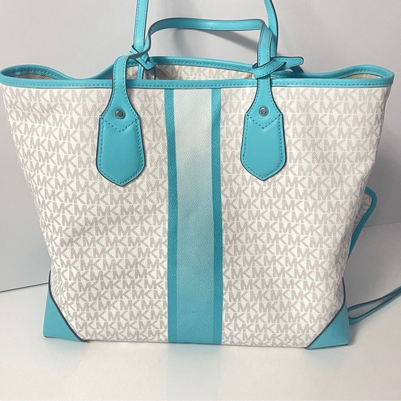 Michael Kors Rare Ocean Blue Signature Tote & Wallet - Picture 3 of 14